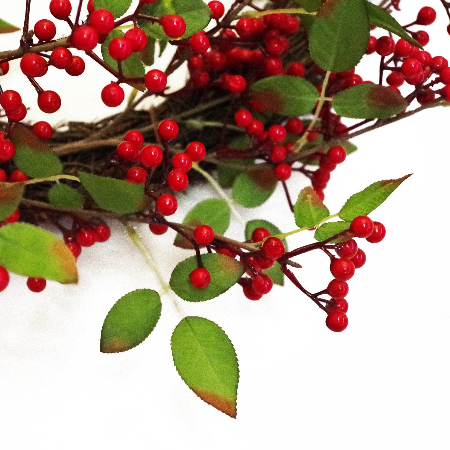 Large Christmas Natural Look Red Berry Floristry Wreath 60cm - Evergreenery