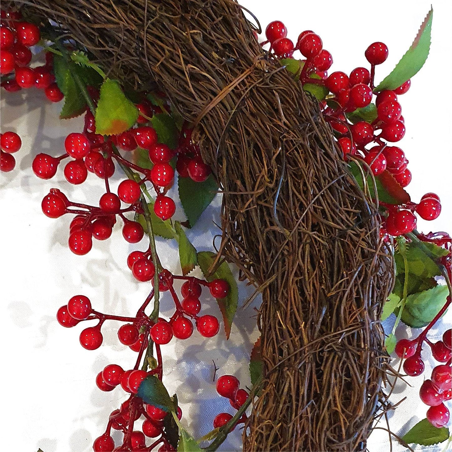 Large Christmas Natural Look Red Berry Floristry Wreath 60cm - Evergreenery