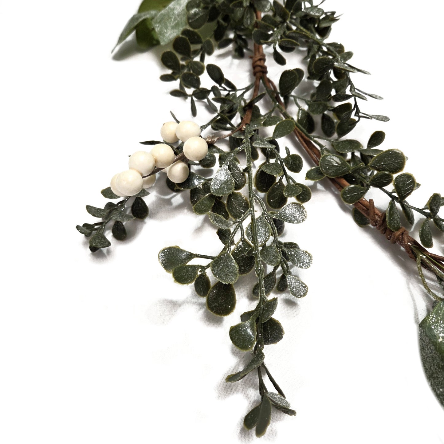 Frosted Boxwood & White Berries Garland 150cm