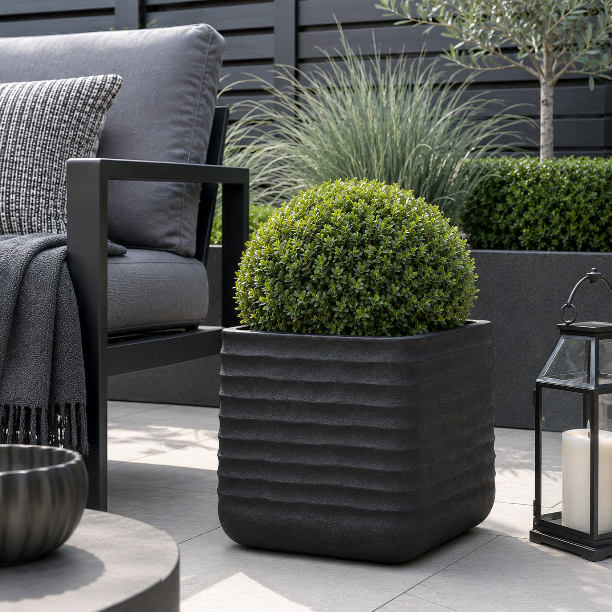Oslo Square Ripple Plant Pot 28 x 28cm 18L - Black