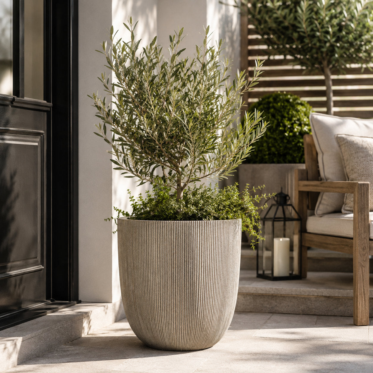 Milan Ruffled Plant Pot 31 x 31cm 17L - Sandstone