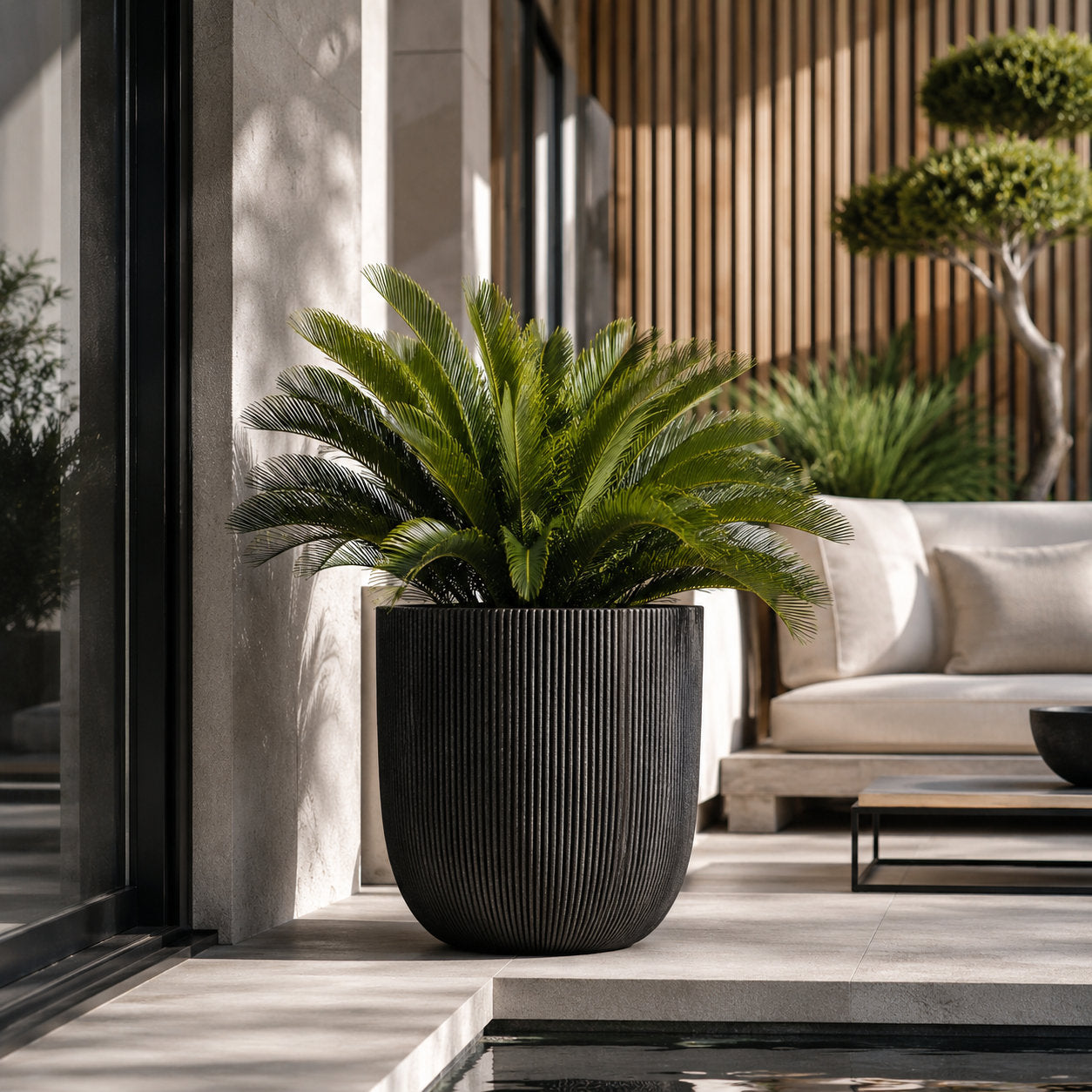 Milan Ruffled Plant Pot 31 x 31cm 17L - Black