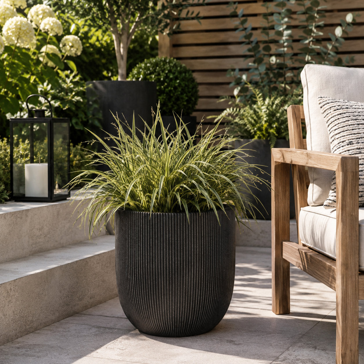Milan Ruffled Plant Pot 31 x 31cm 17L - Black