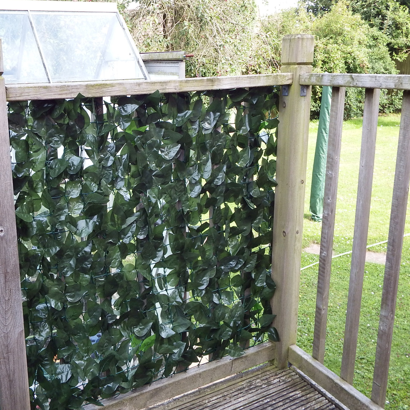 Artificial Two Colour Ivy Leaf Hedge Privacy Screening on Baclony